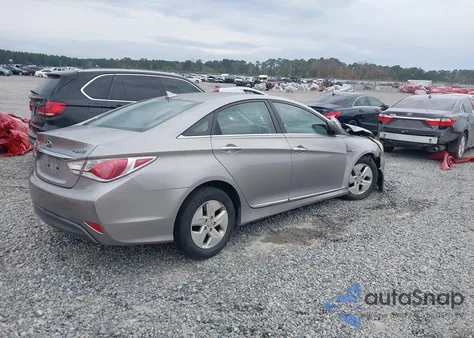 2012 Hyundai Sonata z USA, uszkodzony, nr VIN KMHEC4A48CA045817